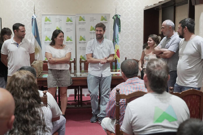 Se entregaron reconocimientos a trabajadores municipales con 25 años de servicio.