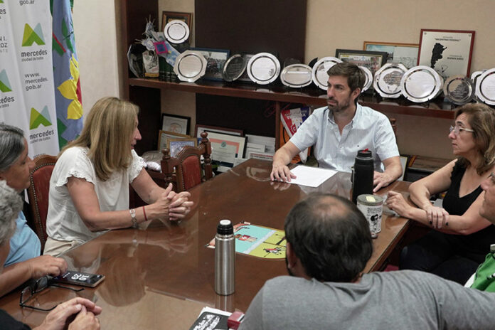 Verónica Negro en una reunión previo a su asunción.