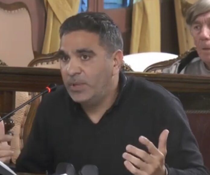 Vecinos del colegio San Luis Gonzaga reclaman por el ordenamiento del tránsito en la zona.